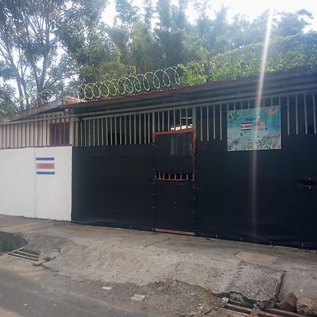 Hogar Tico-Estadounidense Cerca De Aeropuerto Alajuela Kültér fotó